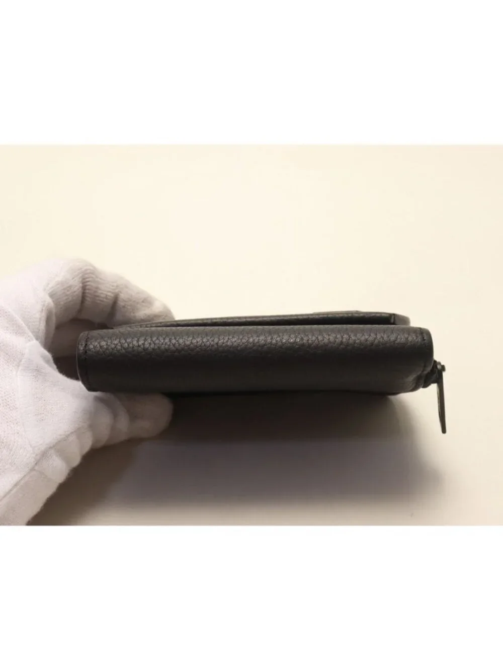 Louis Vuitton LV Aerogram Portefeuille Pilot Leather Trifold Wallet